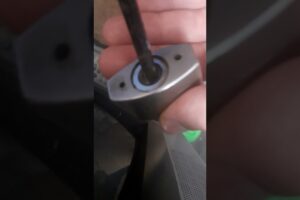 Aprende cómo abrir un candado fácilmente con una púa y un destornillador: Guía paso a paso