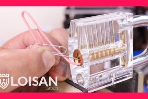 Descubre cómo abrir un candado de forma fácil y rápida con una llave de tensión
